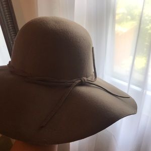 Taupe hat